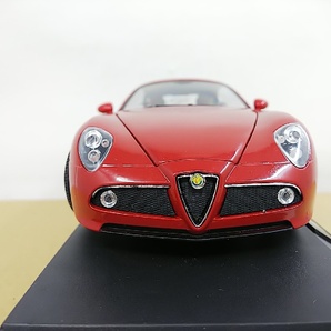 ■ HONGWELL/Cararamaホンウェル・カララマ 1/24 Alfa Romeo 8C えんじ色 アルファロメオ ダイキャストミニカーの画像2