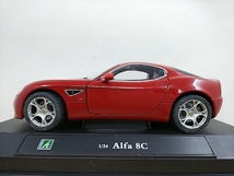 ■ HONGWELL/Cararamaホンウェル・カララマ 1/24 Alfa Romeo 8C えんじ色 アルファロメオ ダイキャストミニカー_画像1