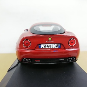 ■ HONGWELL/Cararamaホンウェル・カララマ 1/24 Alfa Romeo 8C えんじ色 アルファロメオ ダイキャストミニカーの画像3