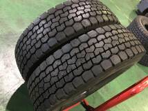 s180-4-2 ☆295/80R22.5 中古 (未使用品) 2本セット！ ダンロップ SP670 2017年製 残溝17ｍｍ ♪ k170_画像1