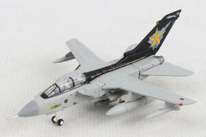 ヘルパウィングス 1/200 パナビア トーネード GR.4 イギリス空軍 No.31Sq 退役記念塗装 ZD716