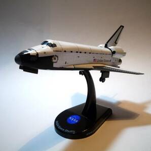 40607 POSTAGE STAMP 1/300 NASA Space Shuttle Endeavour スペースシャトル エンデバー号 ダイキャストモデルの画像1