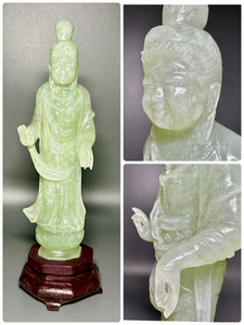 中国　玉　玉石　翡翠　人物　彫刻　オブジェ　置物　飾物　美術品　共箱　高さ約22cm　重量約310g