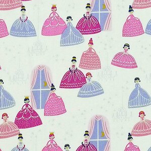 MO-3989 ピンクと薄紫のドレスの女の子 オールオーバー/ホワイト コットンプリント生地
