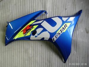 スズキGSX-R125　アッパーカウル下左側　ウインカー取り付けカバー多少ヒビ　裏側問題ナシ