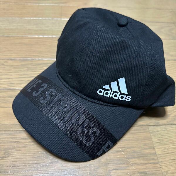 タグなし新品アディダスロゴテープ付きキャップ adidas 帽子