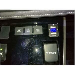 【新品】トヨタ ダイハツ Aタイプ USBポート ブルーLED 急速充電 電圧表示付 デュアルUSB（動作確認済み）の画像4