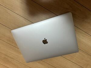 MacBookPro15 1 Core i7 2.2 15 inch A1990 7/2018 256GB SSD ジャンク　シルバー 