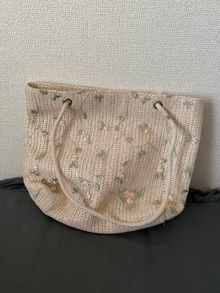 SHEIN 花柄刺繍 わら網バッグ