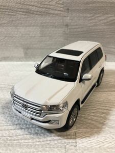 1/30 トヨタ 新型ランドクルーザー 200 カラーサンプル 非売品 ミニカー ホワイトパールクリスタルシャイン