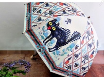 北欧 フィンランドのアーティスト クラウス・ハーパニエミ〔 遮光生地使用 雨の日OK 晴雨兼用 傘 日傘 〕折りたたみ2段傘 奇妙な猫 _画像1