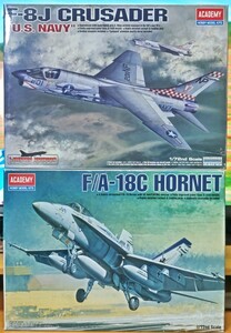 1/72 アカデミー F-8J クルセイダー ／F/A-18C ホーネット 2箱セット