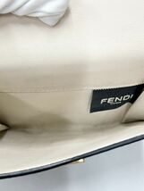 FENDI フェンディ ピーカブー セレリア ロゴ 二つ折り財布 ブラック レザー レディース 箱付き_画像5