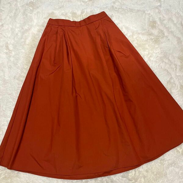 GU オレンジのスカート 