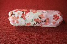 手作りの春色に桜の花の刀枕です。