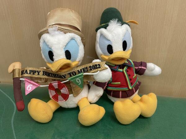 ディズニーランドドナルドぬいぐるみバッジ　お誕生日