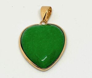 【Premio Fortuna】マレー翡翠　マレー玉のハートペンダント　美しい緑の宝石 ペンダントトップ　癒しのパワーストーン 306217