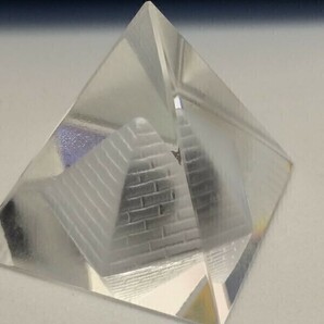 クリスタルピラミッド 大きなクリスタルの中に小さいピラミッドが入る構造 西の風水に 2051166☆の画像5