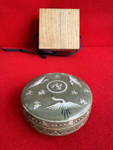 高麗 青磁 香合　李朝 朝鮮 茶道具 象嵌 韓国 骨董品 古美術品 香道具 箱付き