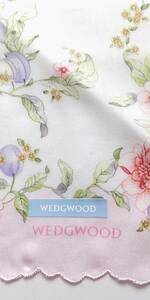 ★未使用タグシール付き★WEDGWOODウェッジウッド★ハンカチ★白、桃色に花柄、１ヶ所WEDGWOOD★　５０センチ