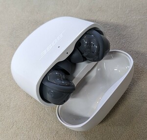 e送料無料Bose QuietComfort EarbudsII動作品イヤホン(グレー)チャージャー(ホワイト ストーン)ワイヤレス イヤホン/ノイズキャンセリング 