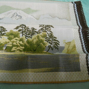 ゴブラン織り テーブルセンター お目出度い柄 富士山と鶴 未使用品 綺麗です。の画像4