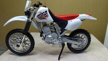 スケール 1/18 HONDA 400 XR ！ 世界の名バイクコレクション！_画像1