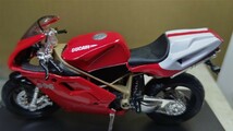 スケール 1/18 DUCATI 996 SPS ！ 世界の名バイクシリーズ！ Maisto _画像2