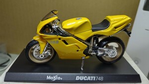 スケール 1/18 DUCATI 748 ！ 世界の名バイクシリーズ！ Maisto 