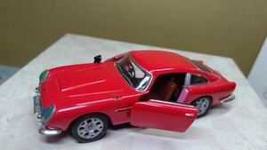 スケール 1/38 ？ 車名？ 左ミラー欠落！ Schuco！ 