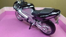 スケール 1/18 YAMAHA YZF 1000 DELTRBOX EXUP ！ 世界の名バイクコレクション！ Maist_画像5