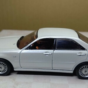 スケール 1/43 NISSAN CEDRIC ！ 日産 セドリック ！ 国産名車コレクション！左右ミラー欠落しています。の画像1