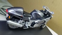 スケール 1/18 SUZUKI GSX 1300 ！ HAYABUSA！ 世界の名バイクコレクション！ Maist_画像6