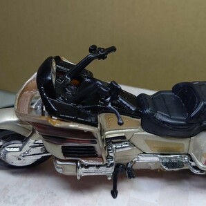 スケール 1/18 Honda GOLD WING ！ 世界の名バイクコレクション！ Maistの画像4