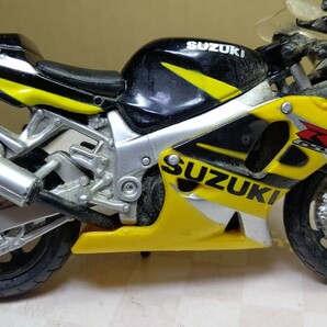 スケール 1/18 SUZUKI GSX R 600 ！ 世界の名バイクコレクション ！ Maistの画像8