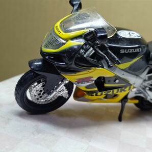 スケール 1/18 SUZUKI GSX R 600 ！ 世界の名バイクコレクション ！ Maistの画像3