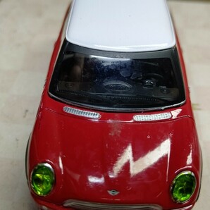 スケール 1/43 MINI COOPER ！ ミニクーパー ！ 世界の名車シリーズ！ 左右ミラー欠落。の画像3