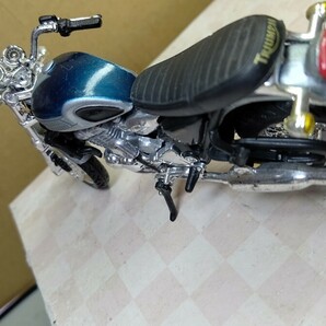 スケール 1/18 TRIUMPH 900 ！ 世界の名バイクコレクション！ Maistの画像4