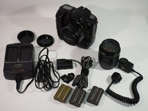 ☆A7405☆中古・ジャンク品★CANON キャノン EOS D60 ボディ バッテリー その他 付属品_画像1