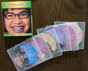 [国内盤DVD] アグリーベティ シーズン1 コンパクトBOX [12枚組]