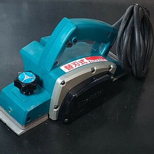 ジャンク品 マキタ makita 100V 82mmカンナ 1900BA 替刃式 不動品