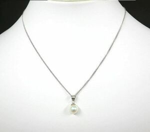 あこや本真珠のペンダントネックレス　ホワイト系７ｍｍ玉アコヤパール　ＷＧ刻印あり　シルバーカラーチェーン　ヴィンテージ　古いお品　