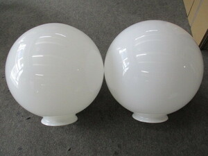  prompt decision [ Showa Retro general merchandise shop ]2 piece . white glass circle sphere . lighting old Japanese-style house reproduction reform 