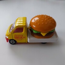 中古トミカ　トヨタタウンエーストラック　ハンバーガートラック　ハンバーガー屋さん ハンバーガーカー_画像4