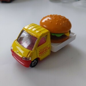 中古トミカ　トヨタタウンエーストラック　ハンバーガートラック　ハンバーガー屋さん ハンバーガーカー