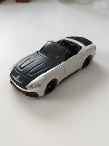 中古トミカ　アバルト124スパイダー　ABARTH124 NDロードスター