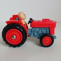 AVIVA スヌーピー MINI DIECAST CHARLIE BROWN IN TRACTOR_画像5