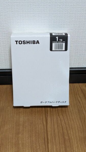 【GW値下げ】【新品未使用】TOSHIBA ポータブルハードディスク 1TB HDD