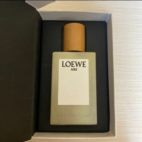 LOEWE 香水 30ml 9割残ってます 裏に名入れありです。