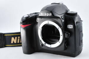 Nikon ニコン製 高級デジタル一眼レフカメラ #1095A